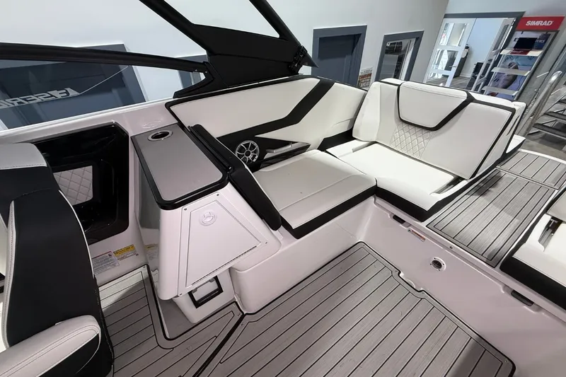 Slide: The Image of Yamaha 252SE 2026 - 16