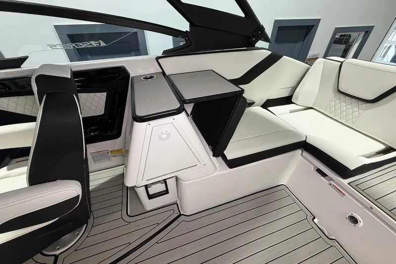 Slide: The Image of Yamaha 252SE 2026 - 17