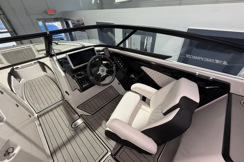 Slide: The Image of Yamaha 252SE 2026 - 19