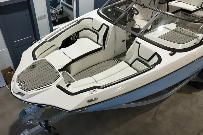 Slide: The Image of Yamaha 252SE 2026 - 25