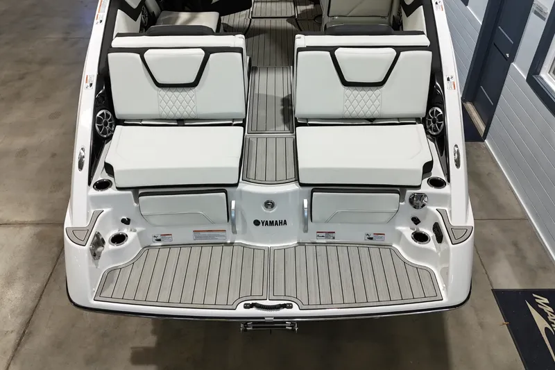 Slide: The Image of Yamaha 252SE 2026 - 7