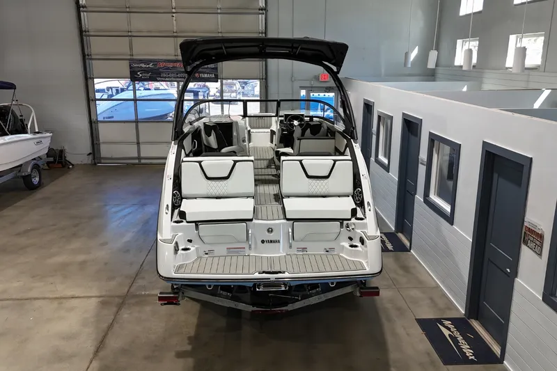 Slide: The Image of Yamaha 252SE 2026 - 5