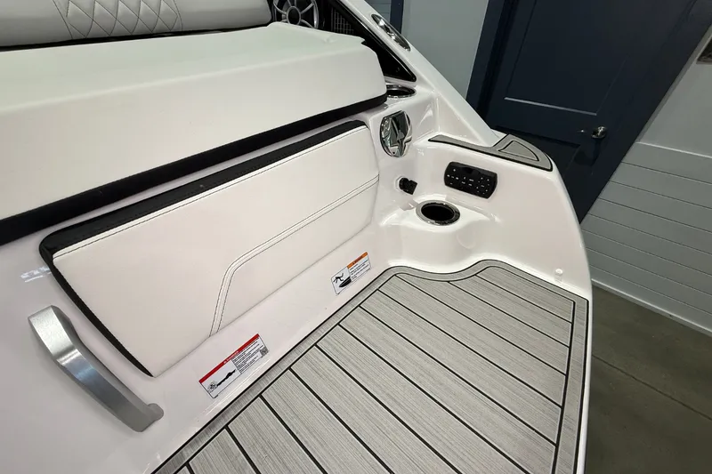 Slide: The Image of Yamaha 252SE 2026 - 8