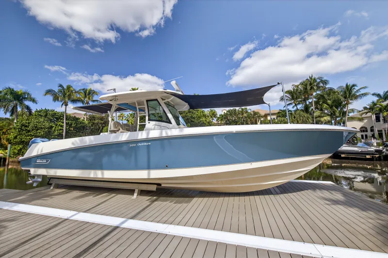 Slide: The Image of Boston Whaler 350 OUTRAGE 2018 - 20