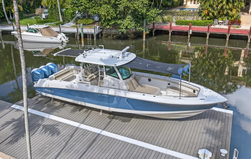 Slide: The Image of Boston Whaler 350 OUTRAGE 2018 - 21