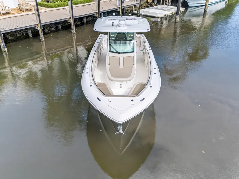 Slide: The Image of Boston Whaler 350 OUTRAGE 2018 - 22