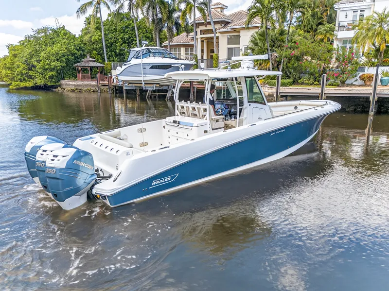 Slide: The Image of Boston Whaler 350 OUTRAGE 2018 - 38