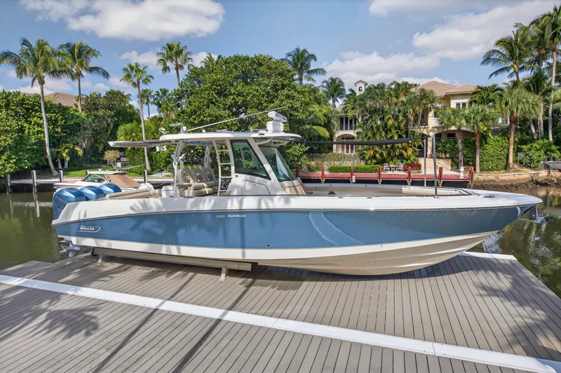 Slide: The Image of Boston Whaler 350 OUTRAGE 2018 - 47