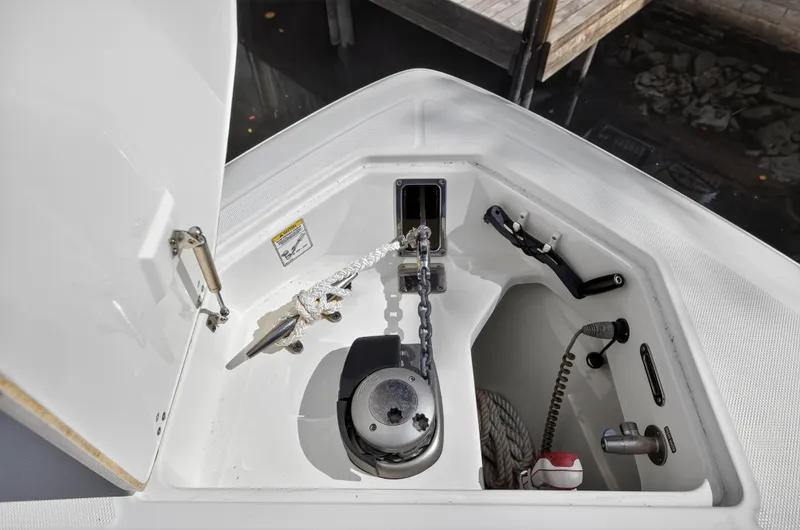 Slide: The Image of Boston Whaler 350 OUTRAGE 2018 - 48