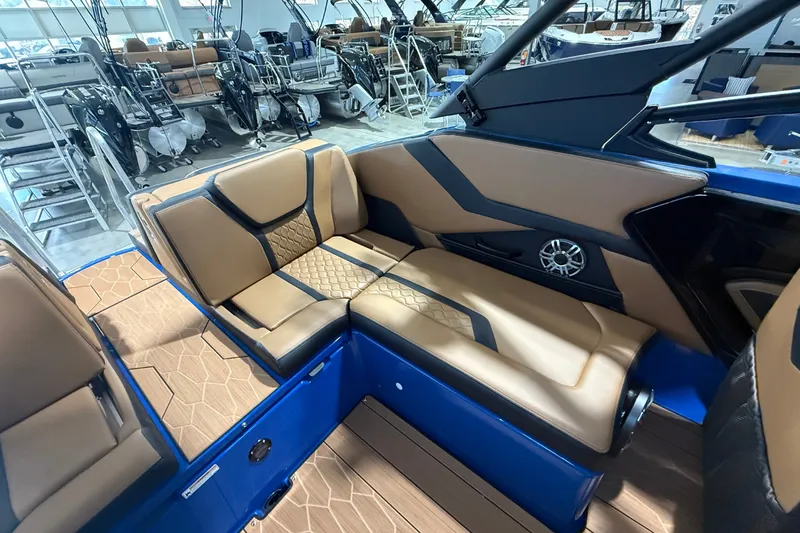 Slide: The Image of Yamaha 255XD 2026 - 17