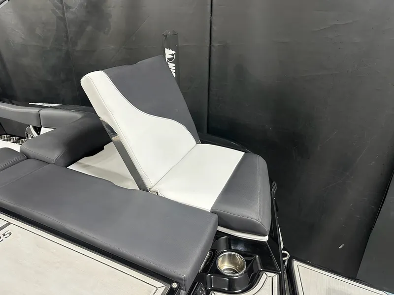 Slide: The Image of Mastercraft XT25 2020 - 11