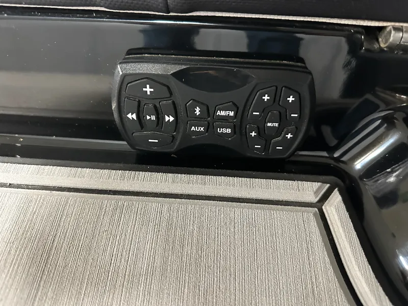 Slide: The Image of Mastercraft XT25 2020 - 14