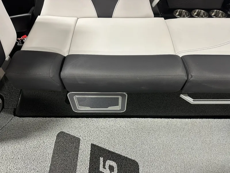 Slide: The Image of Mastercraft XT25 2020 - 19