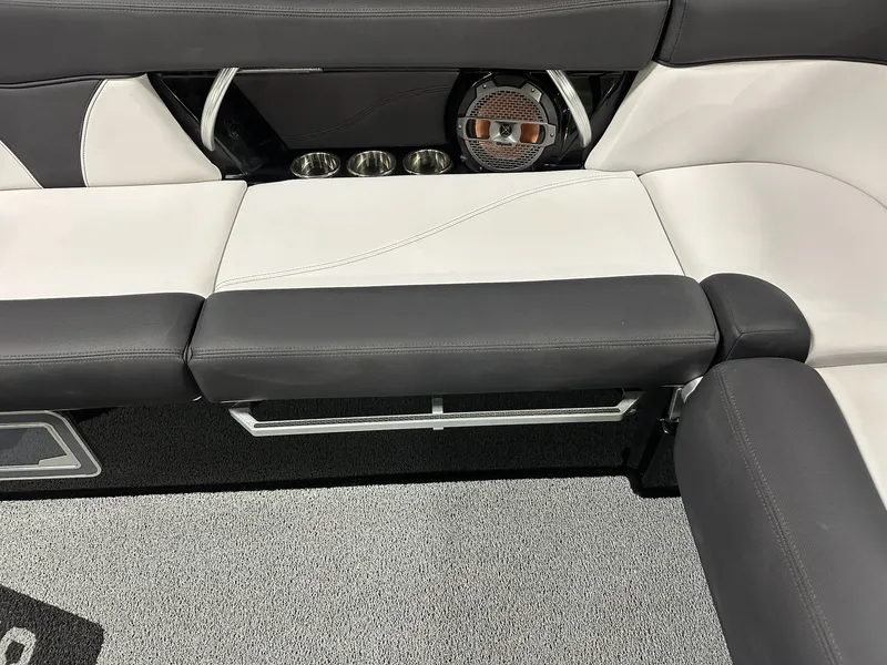 Slide: The Image of Mastercraft XT25 2020 - 21