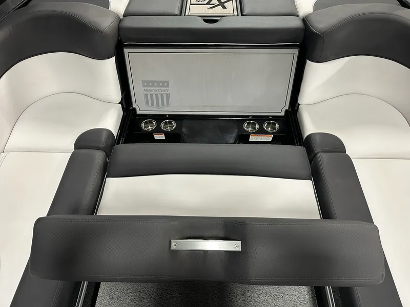 Slide: The Image of Mastercraft XT25 2020 - 26