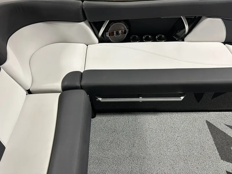 Slide: The Image of Mastercraft XT25 2020 - 27