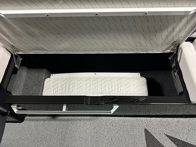 Slide: The Image of Mastercraft XT25 2020 - 31