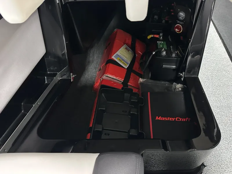 Slide: The Image of Mastercraft XT25 2020 - 35