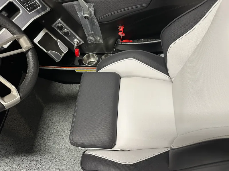 Slide: The Image of Mastercraft XT25 2020 - 39