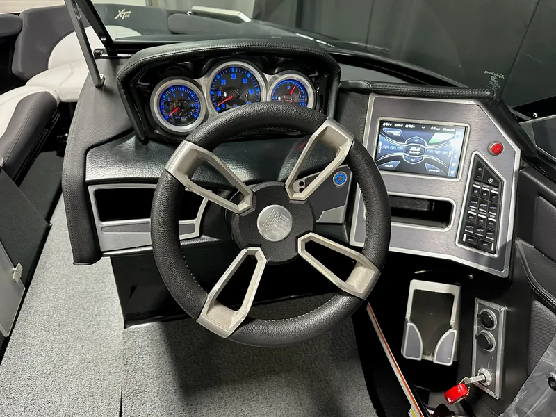 Slide: The Image of Mastercraft XT25 2020 - 40