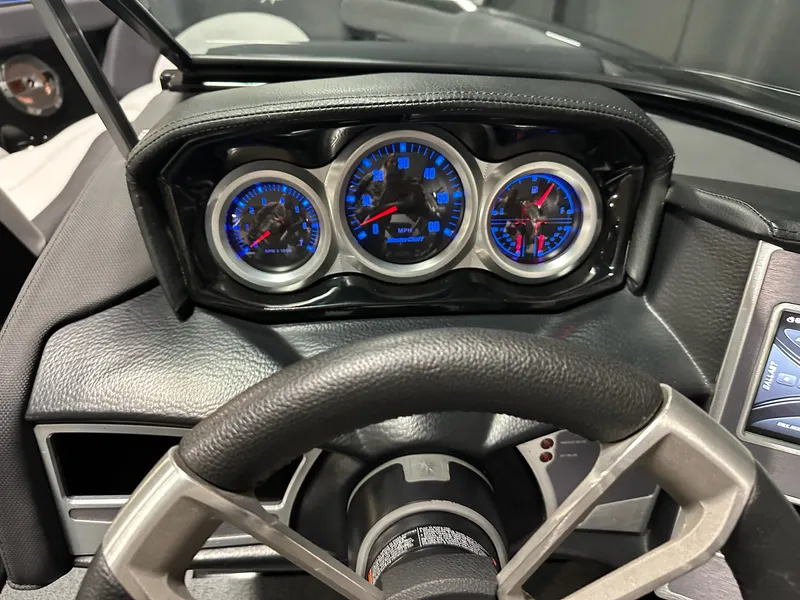 Slide: The Image of Mastercraft XT25 2020 - 42