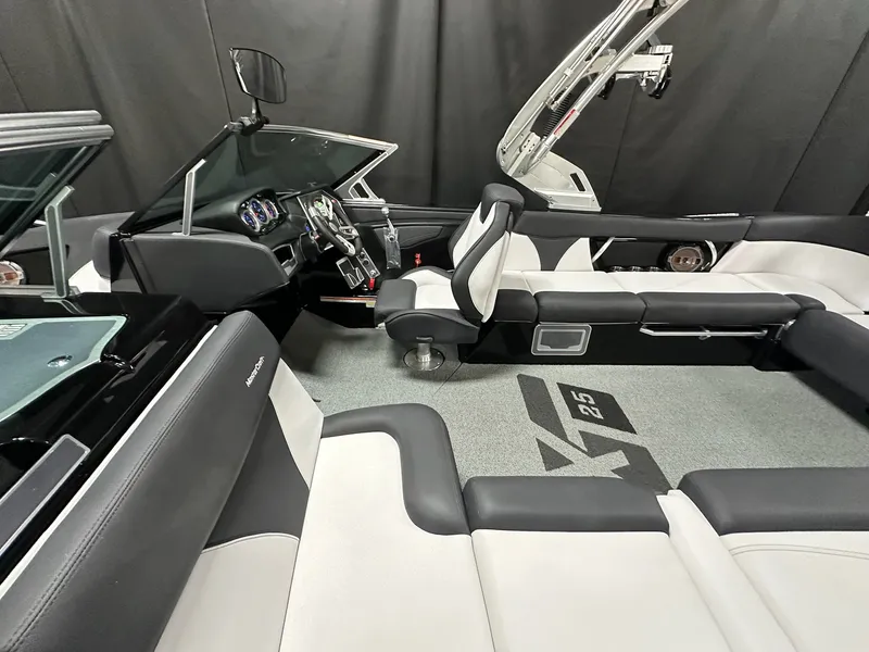 Slide: The Image of Mastercraft XT25 2020 - 5