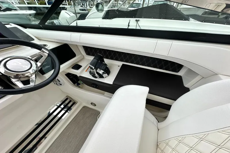 Slide: The Image of Sea Ray 310 SLX 2019 - 13