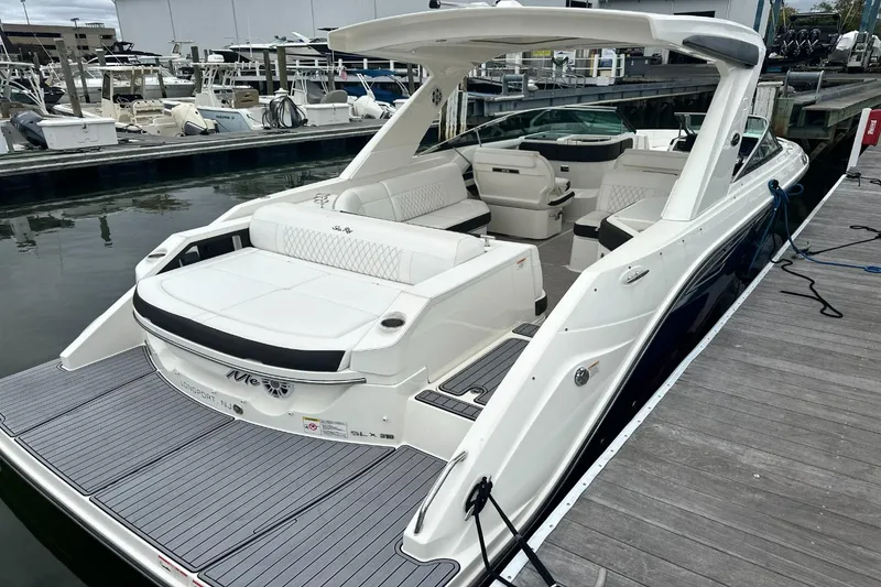 Slide: The Image of Sea Ray 310 SLX 2019 - 3