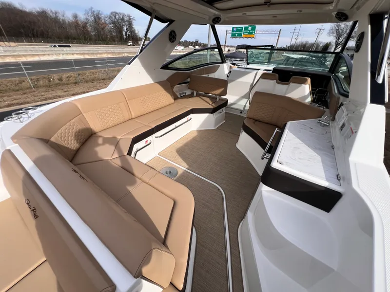 Slide: The Image of Sea Ray Sundancer 320 2026 - 15