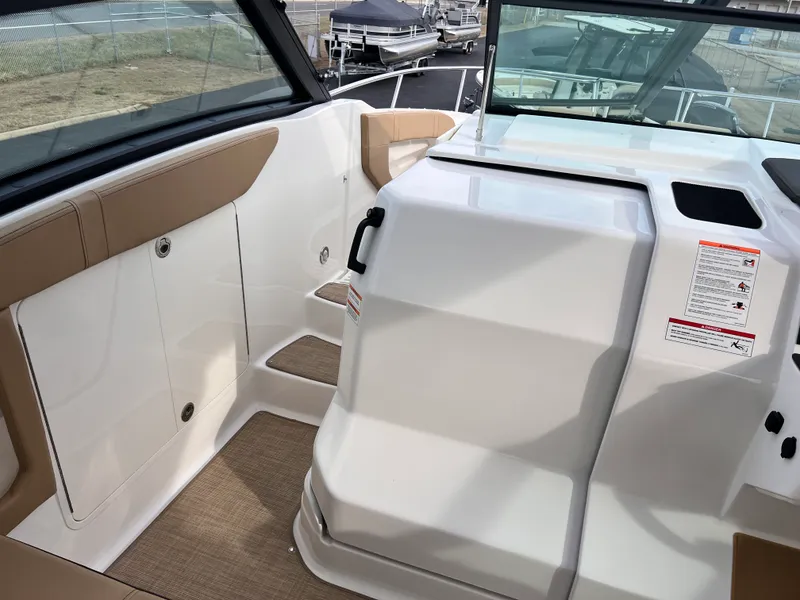 Slide: The Image of Sea Ray Sundancer 320 2026 - 25