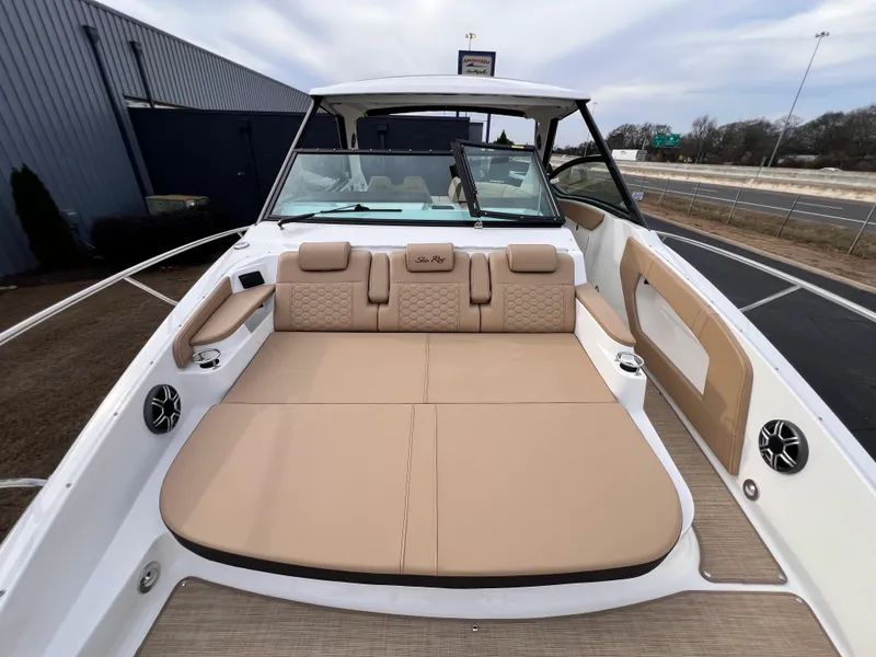 Slide: The Image of Sea Ray Sundancer 320 2026 - 28