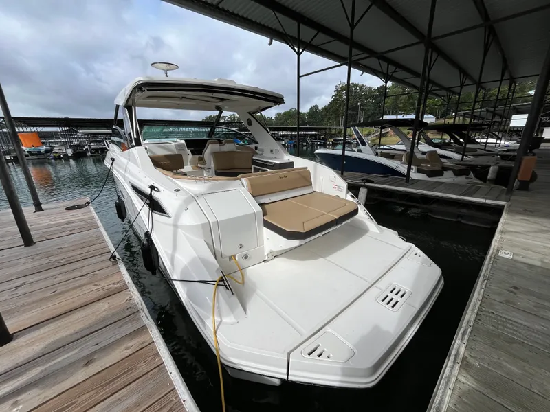 Slide: The Image of Sea Ray Sundancer 320 2026 - 4