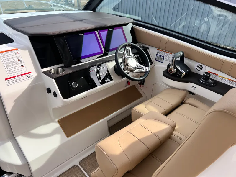 Slide: The Image of Sea Ray Sundancer 320 2026 - 8