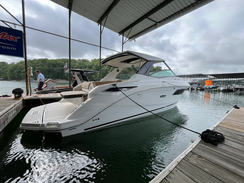 Slide: The Image of Sea Ray Sundancer 320 2026 - 2