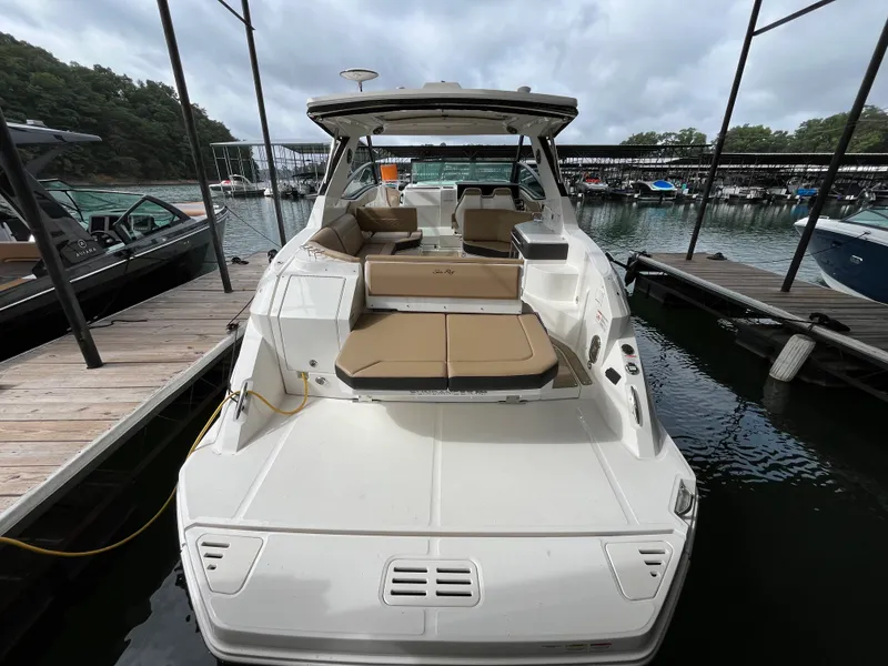 Slide: The Image of Sea Ray Sundancer 320 2026 - 3