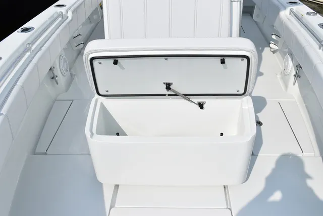 Slide: The Image of Contender 25T CUSTOM BUILD 25' 2026 - 5