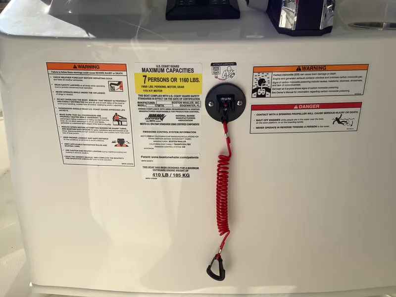 Slide: The Image of Boston Whaler 170 Montauk 2026 - 12