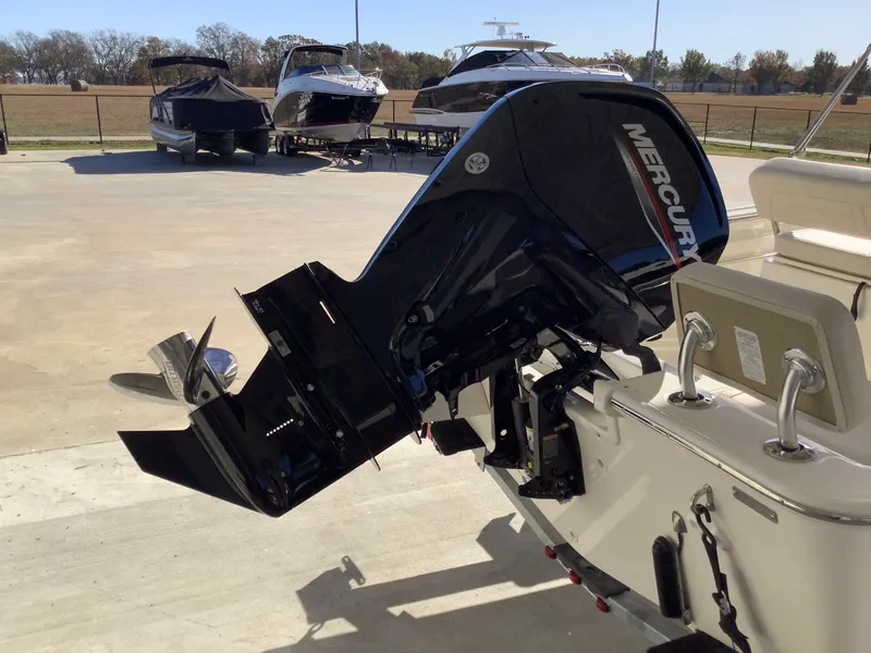 Slide: The Image of Boston Whaler 170 Montauk 2026 - 4