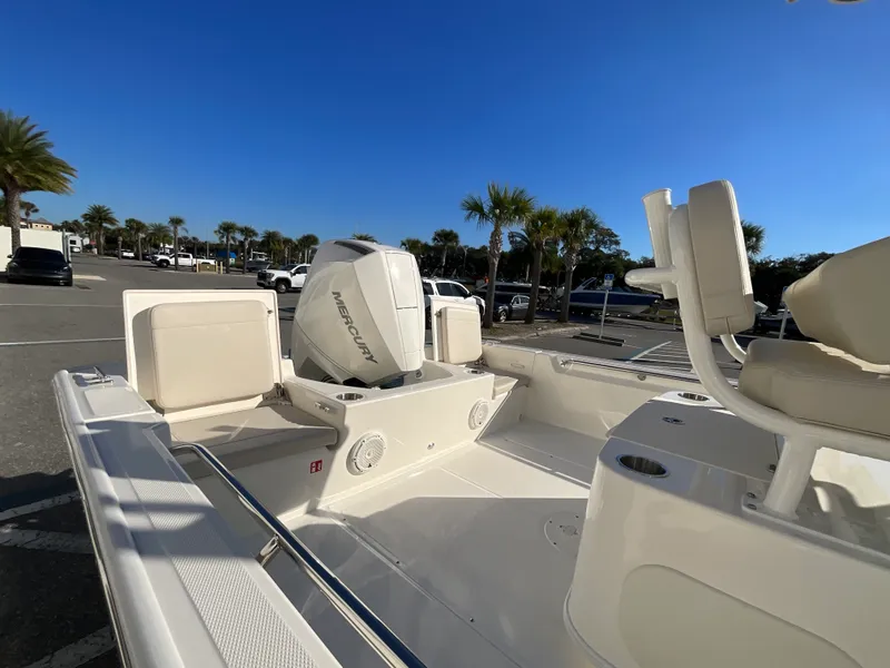 Slide: The Image of Boston Whaler 210 Montauk 2026 - 11