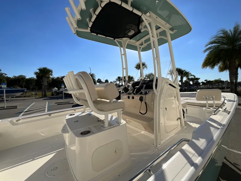 Slide: The Image of Boston Whaler 210 Montauk 2026 - 10
