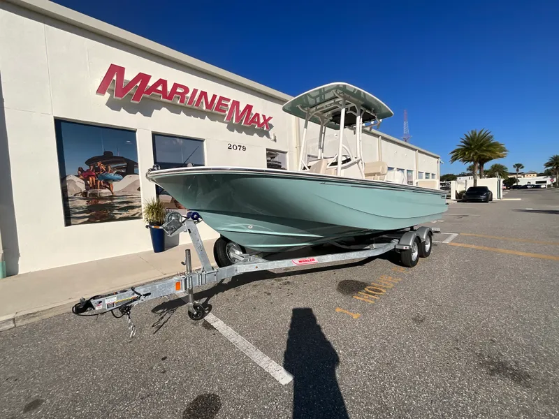 Slide: The Image of Boston Whaler 210 Montauk 2026 - 5