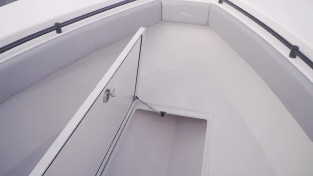 Slide: The Image of Contender 30ST CUSTOM BUILD 30' 2026 - 15