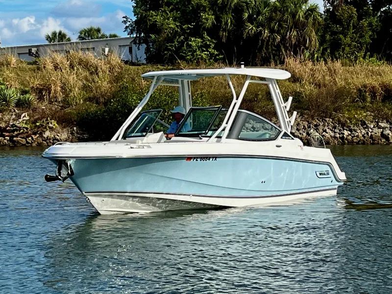 Slide: The Image of Boston Whaler 240 VANTAGE 2025 - 2