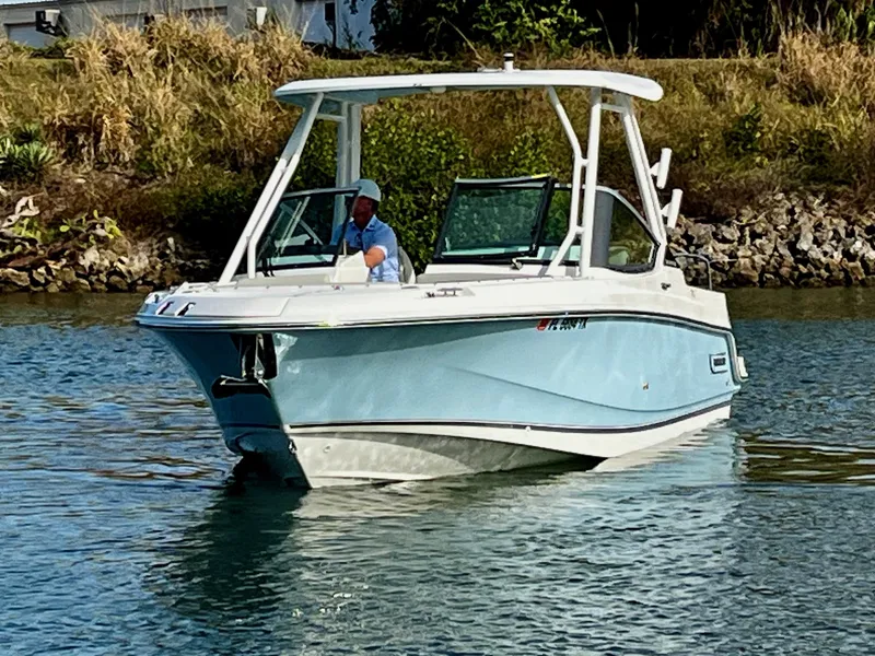 Slide: The Image of Boston Whaler 240 VANTAGE 2025 - 3