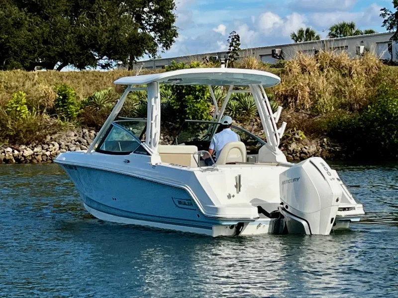 Slide: The Image of Boston Whaler 240 VANTAGE 2025 - 7