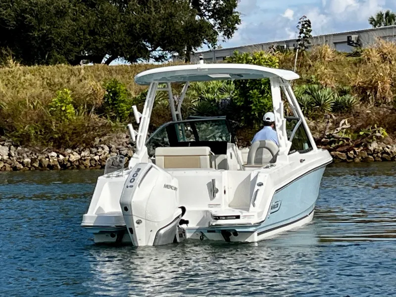 Slide: The Image of Boston Whaler 240 VANTAGE 2025 - 9