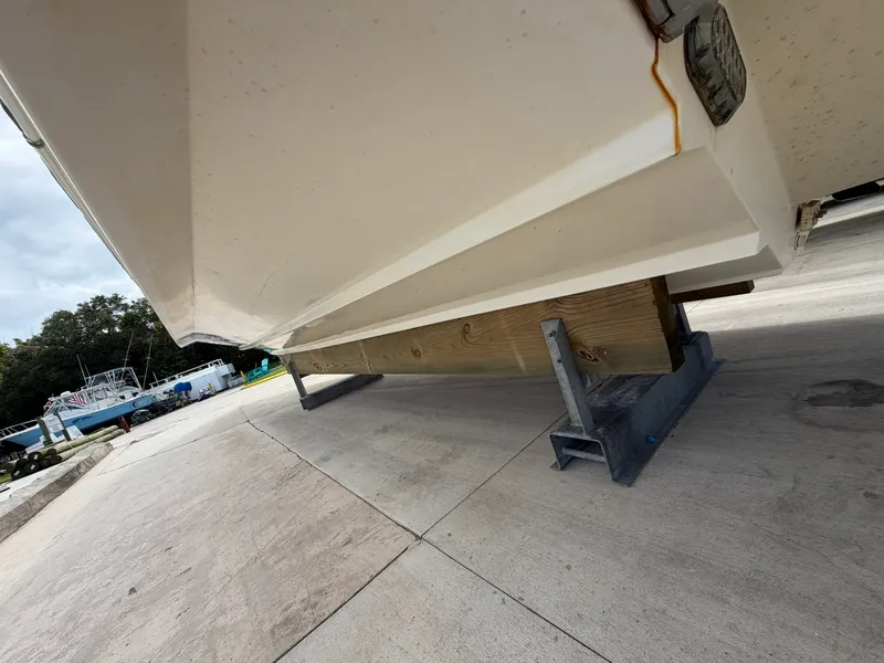 Slide: The Image of Boston Whaler 370 OUTRAGE 2016 - 10