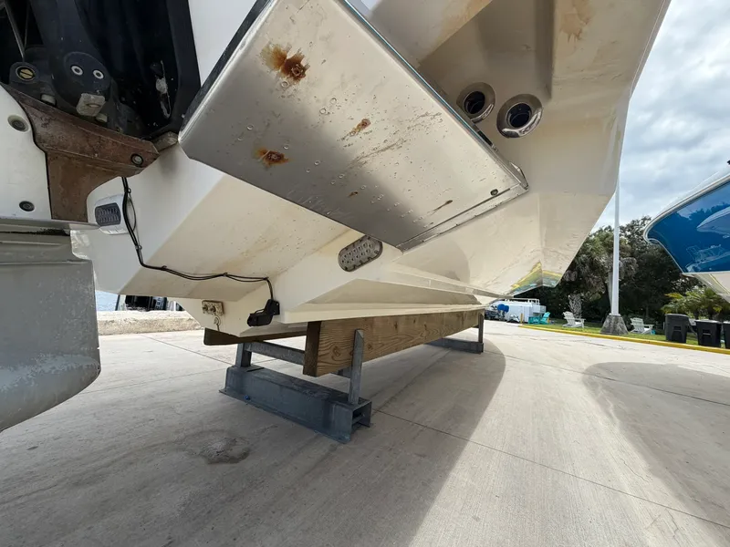 Slide: The Image of Boston Whaler 370 OUTRAGE 2016 - 11