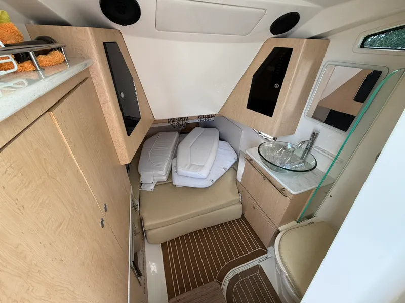 Slide: The Image of Boston Whaler 370 OUTRAGE 2016 - 20