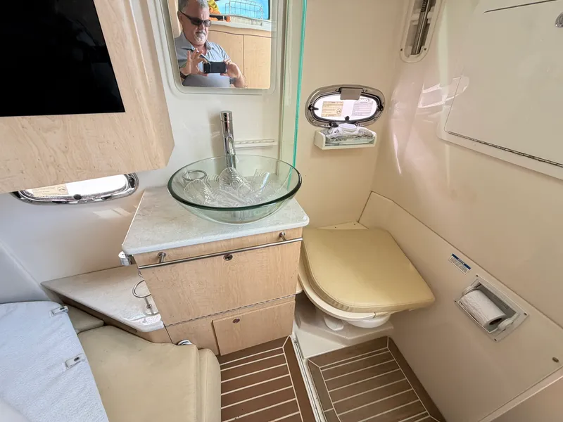 Slide: The Image of Boston Whaler 370 OUTRAGE 2016 - 21